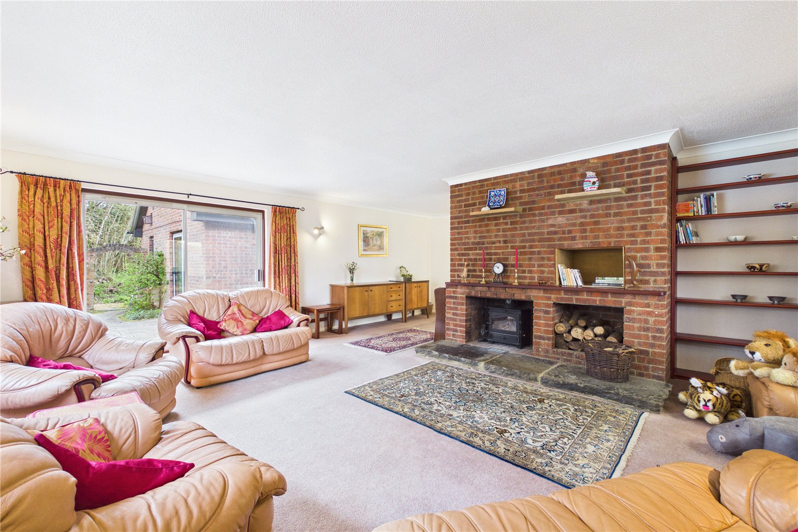 4 bedroom Bungalow for sale in Kingsclere, Newbury, Hampshire