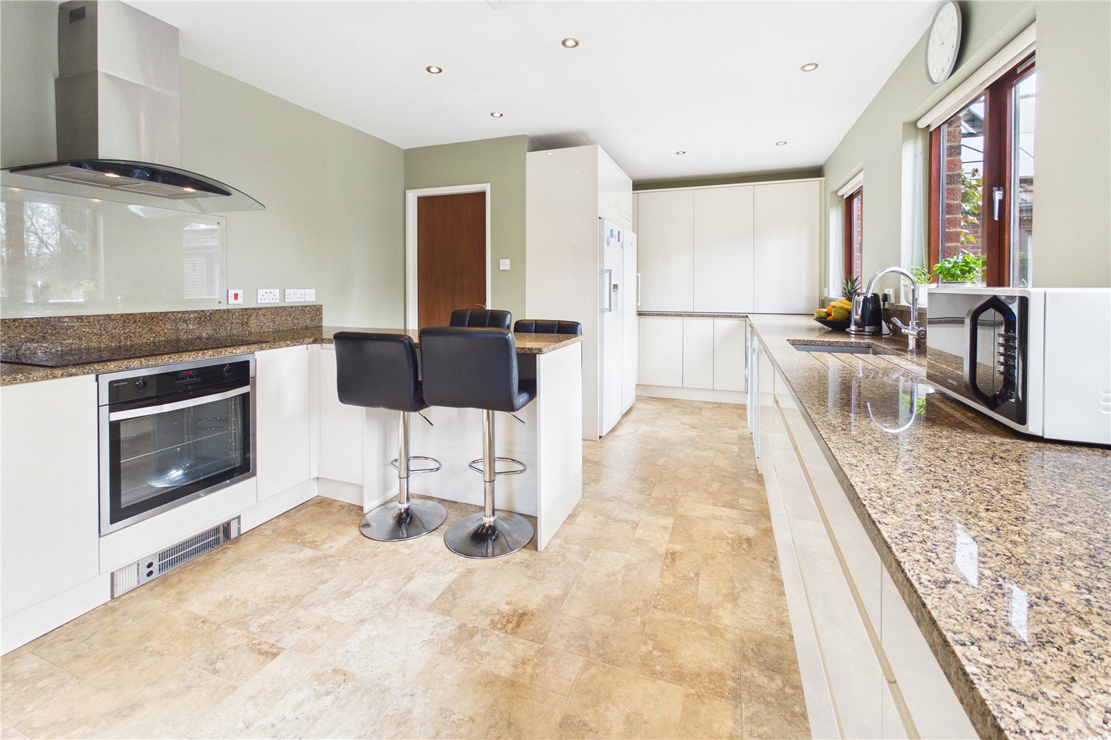 4 bedroom Bungalow for sale in Kingsclere, Newbury, Hampshire
