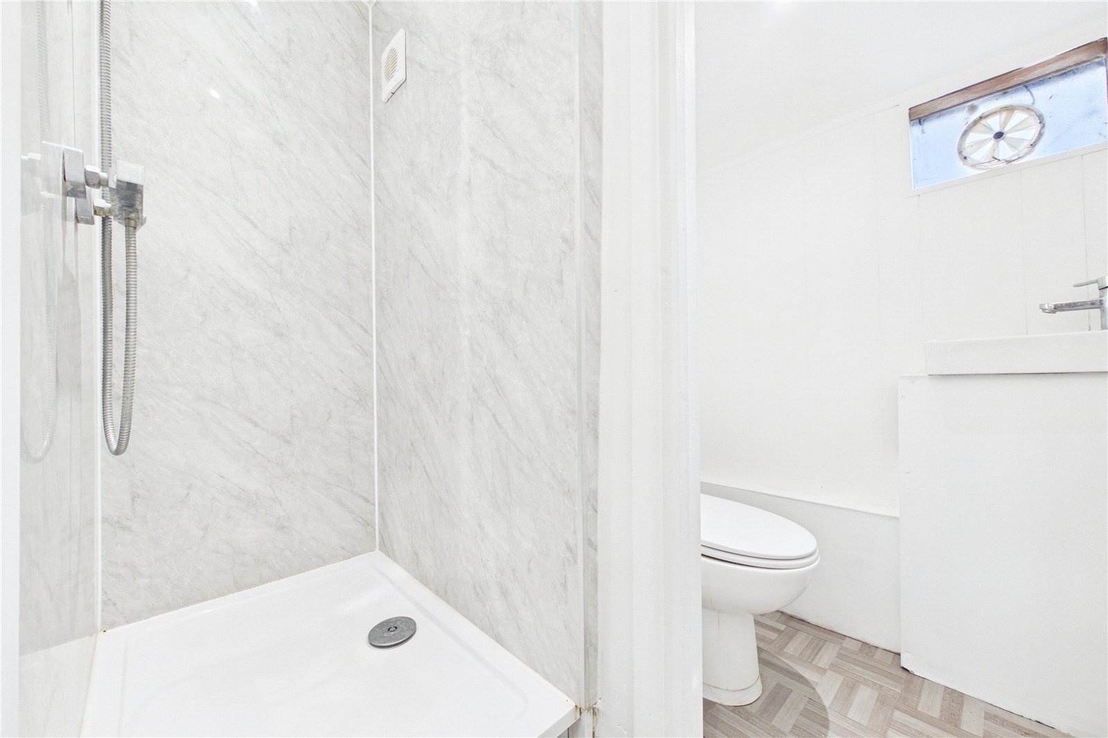 2 bedroom House for sale in Newbury, Berkshire
