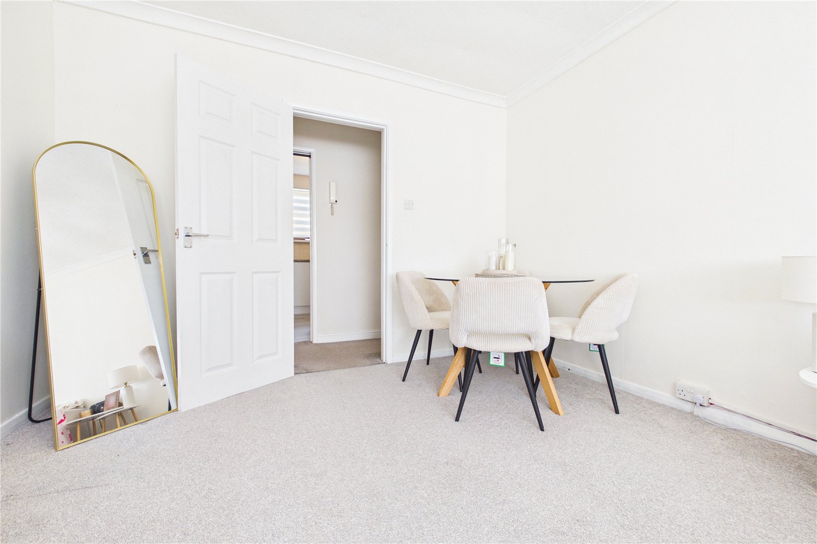 2 bedroom Flat for sale in Newbury, Berkshire