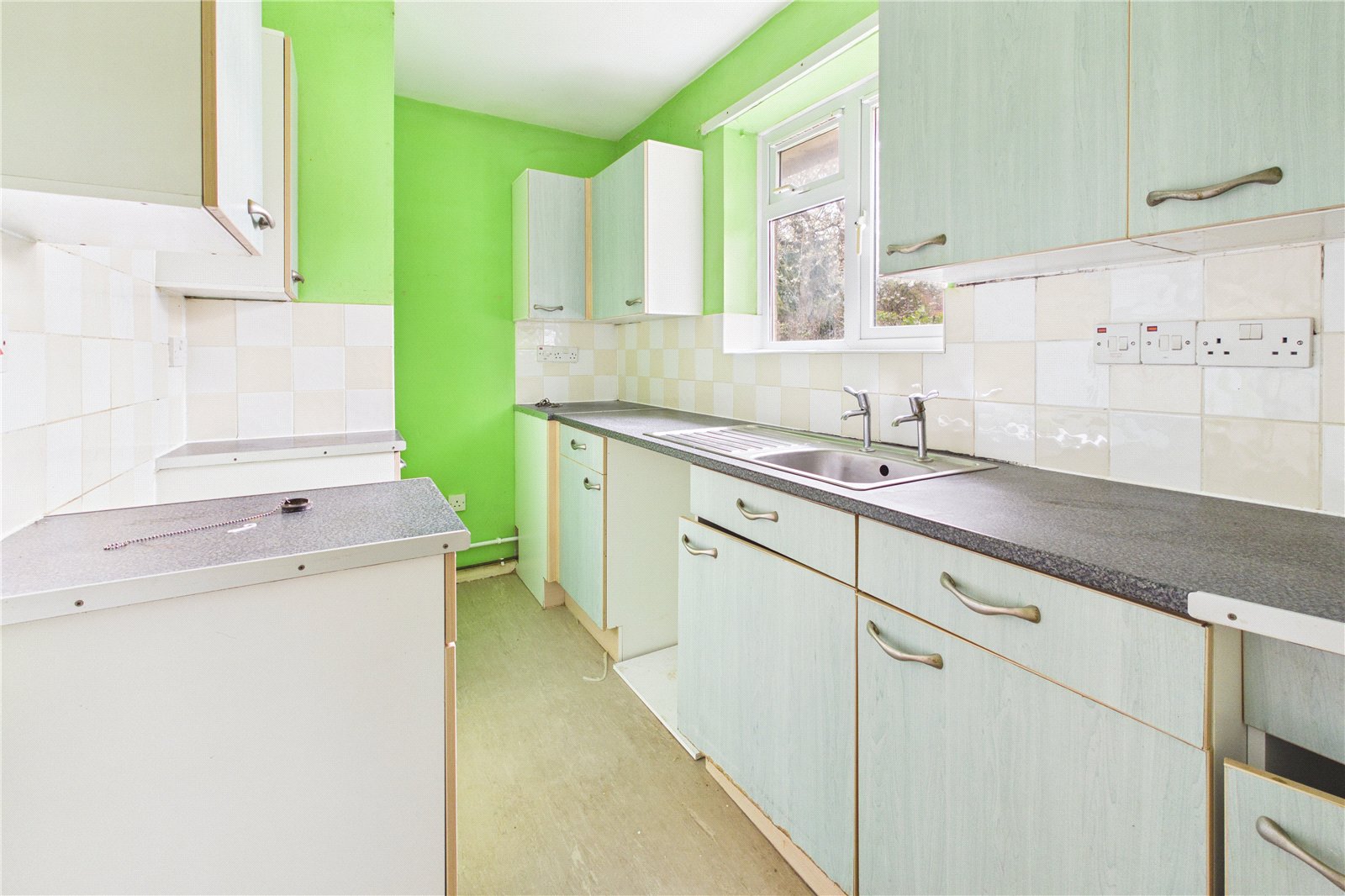 1 bedroom Bungalow for sale in Newbury, Berkshire