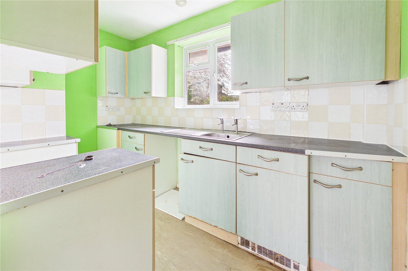 1 bedroom Bungalow for sale in Newbury, Berkshire