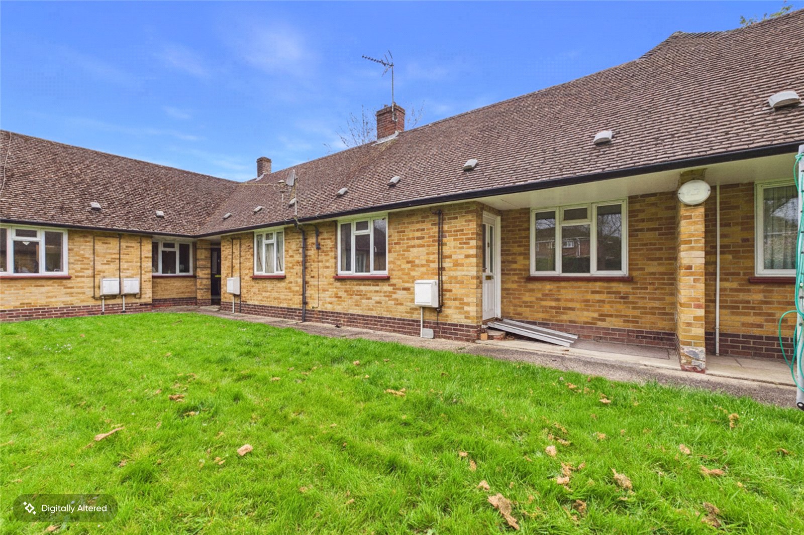 1 bedroom Bungalow for sale in Newbury, Berkshire