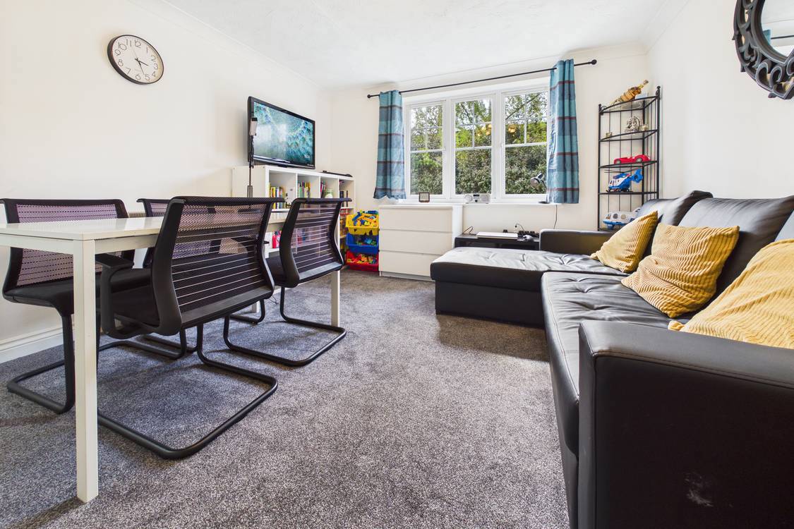 2 bedroom Flat for sale in Newbury, Berkshire