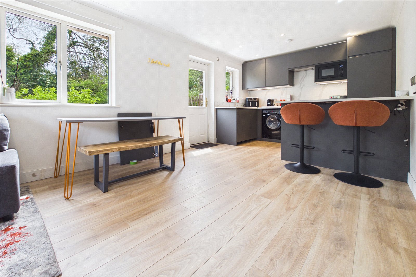 1 bedroom Bungalow for sale in Donnington, Newbury, Berkshire