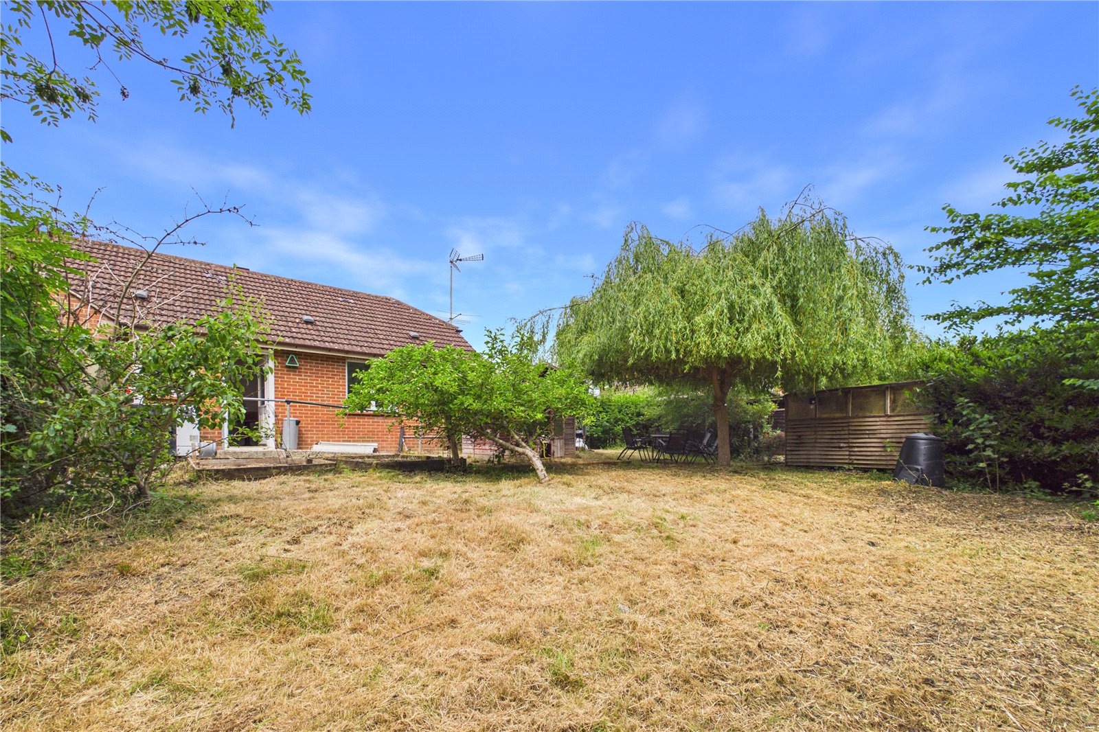 1 bedroom Bungalow for sale in Donnington, Newbury, Berkshire