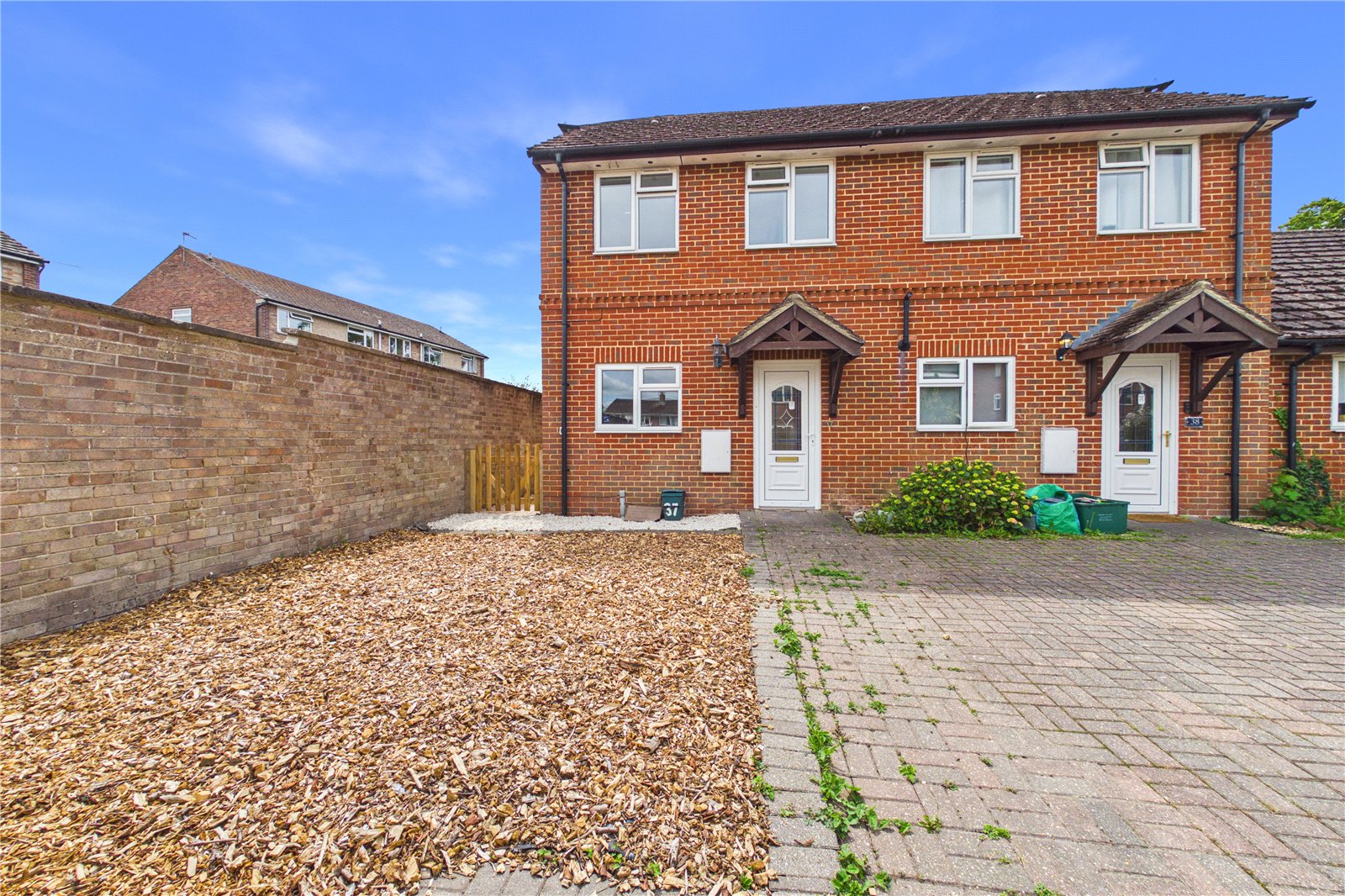 2 bedroom House for sale in Newbury, Berkshire