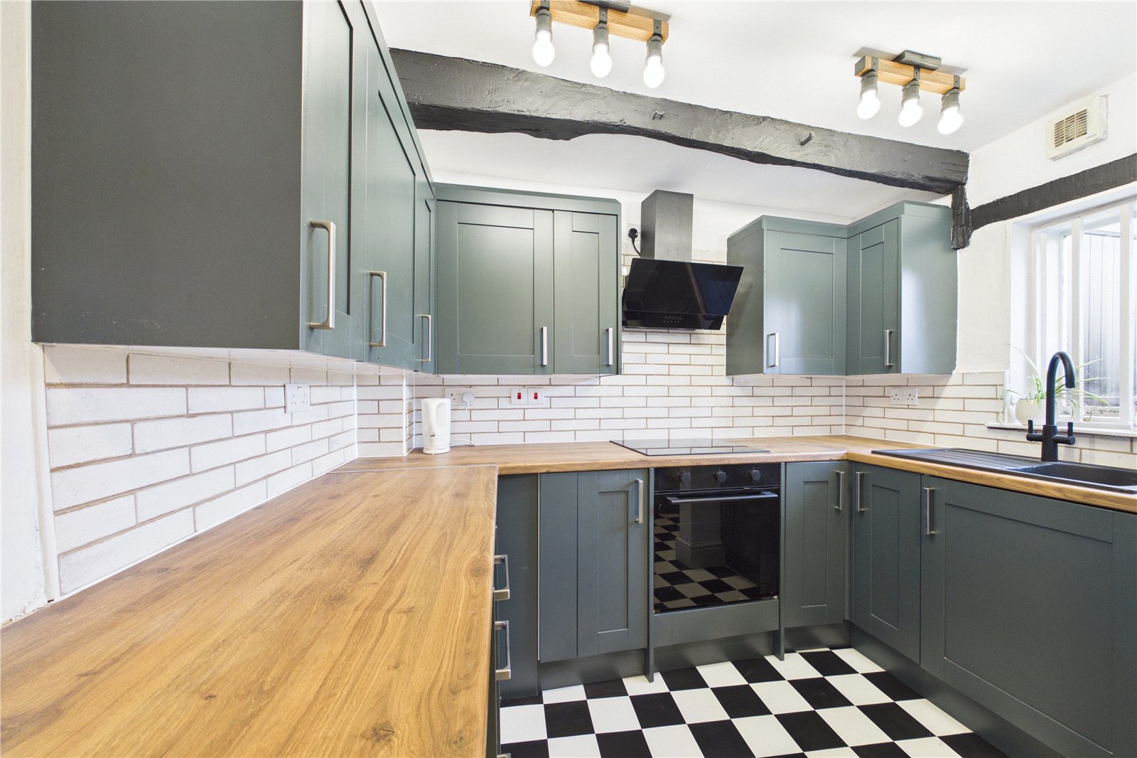 2 bedroom House for sale in Newbury, Berkshire