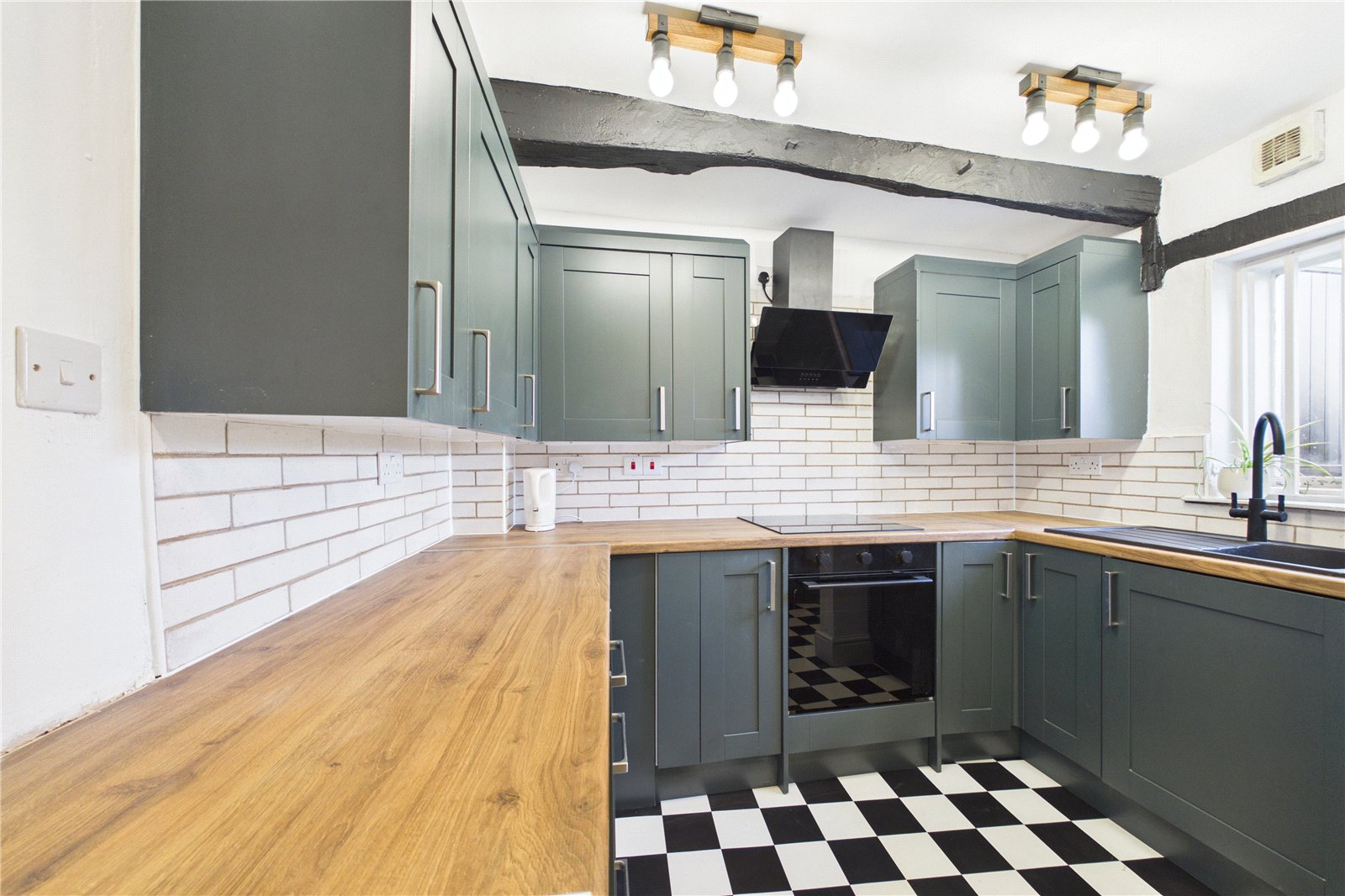 2 bedroom House for sale in Newbury, Berkshire