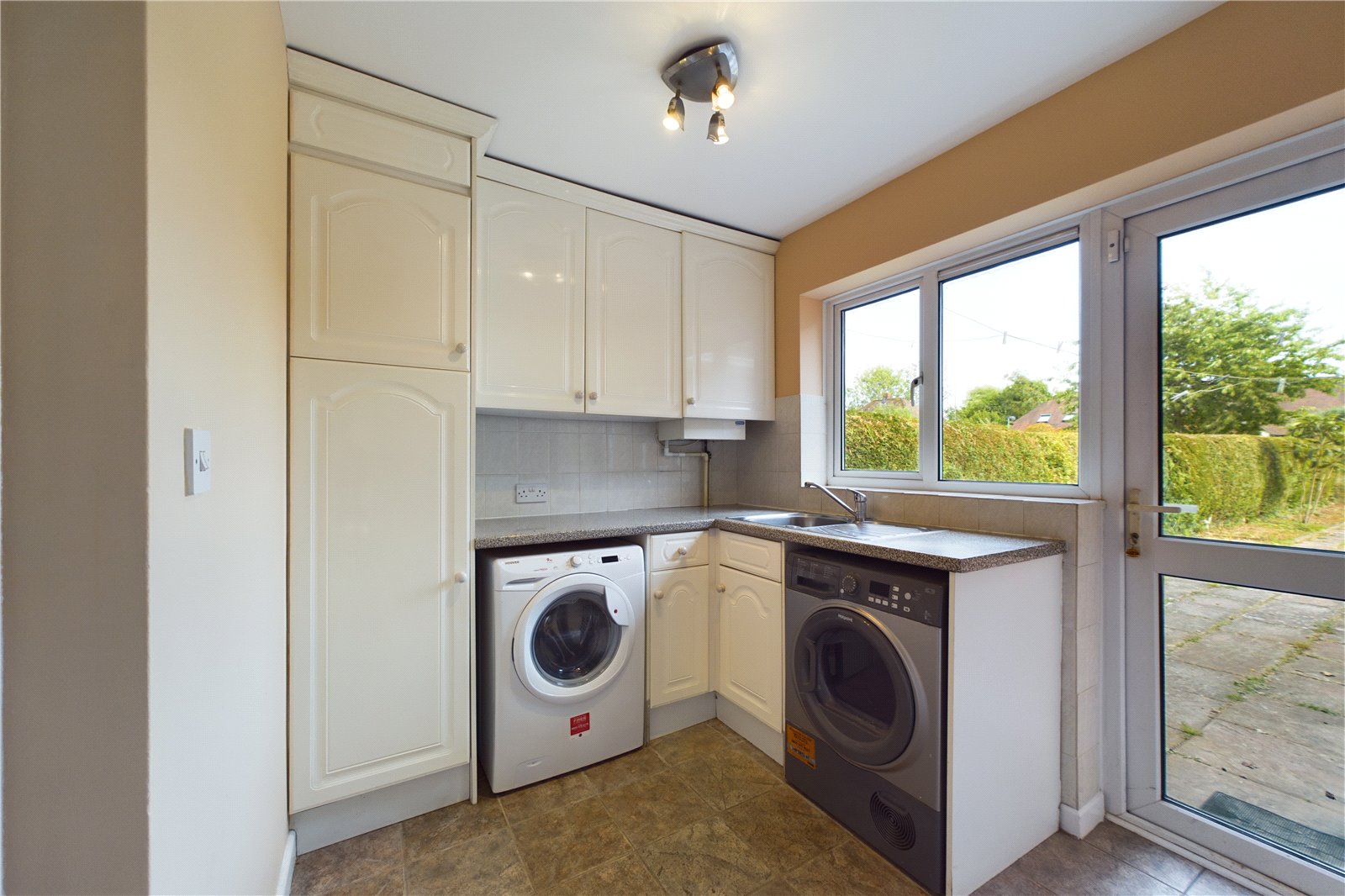 3 bedroom Bungalow to let in Tilehurst, Reading, Berkshire