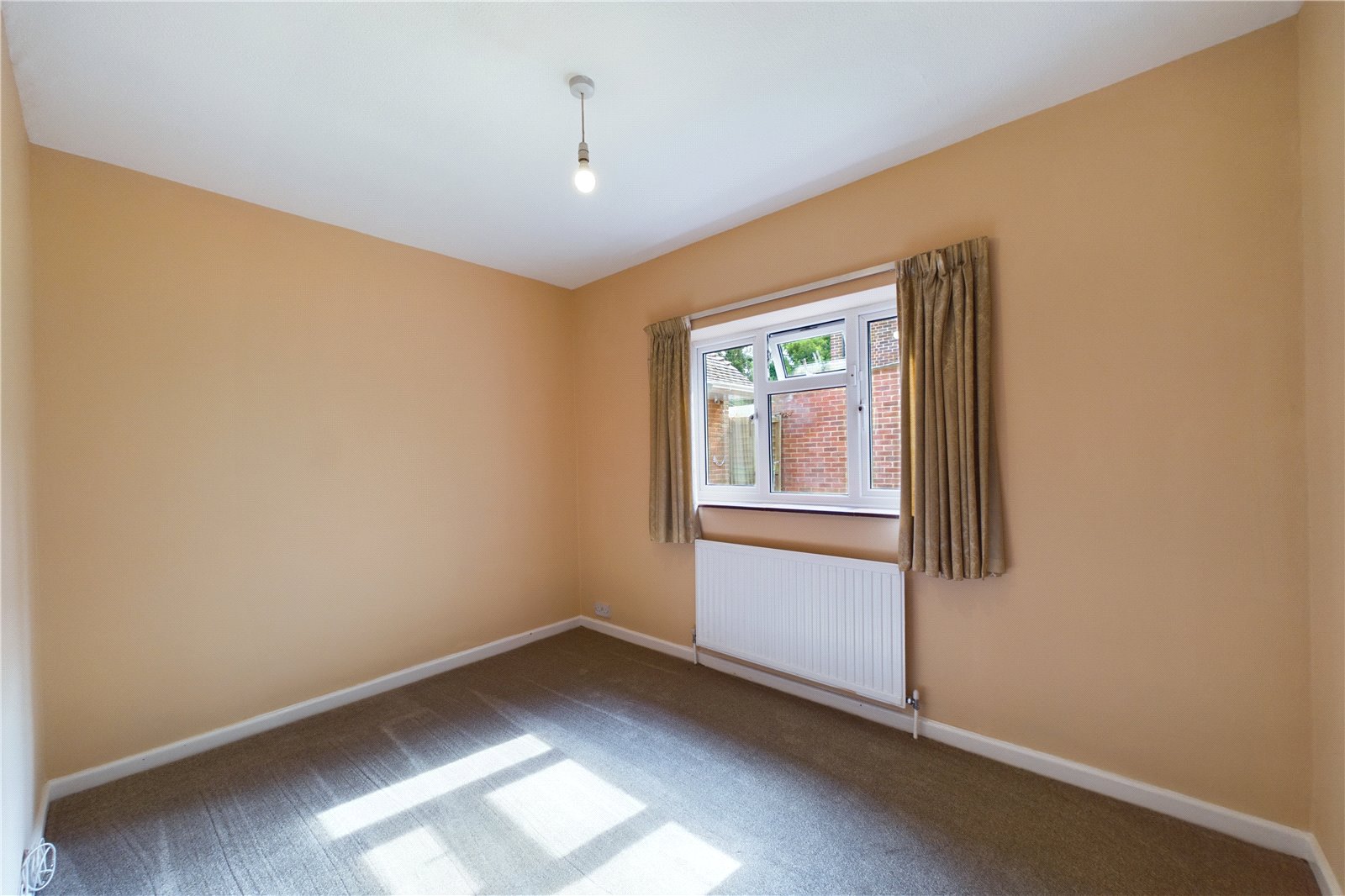 3 bedroom Bungalow to let in Tilehurst, Reading, Berkshire