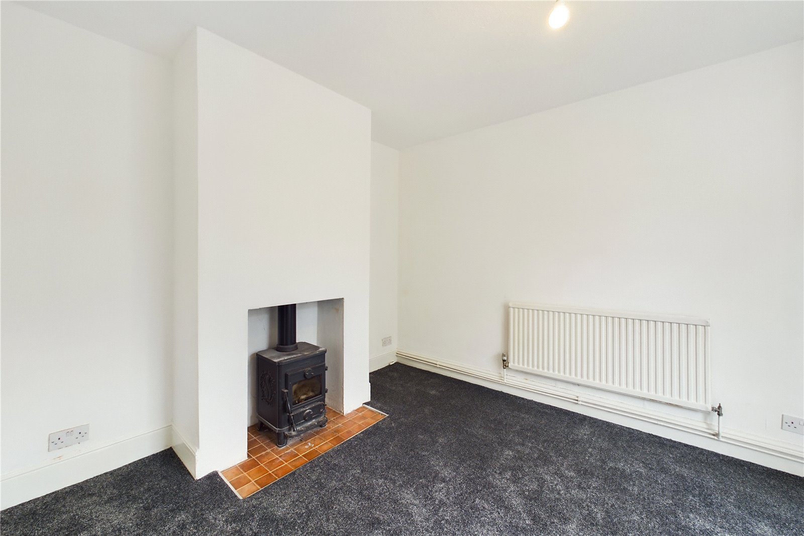 2 bedroom House to let in Newbury, Berkshire