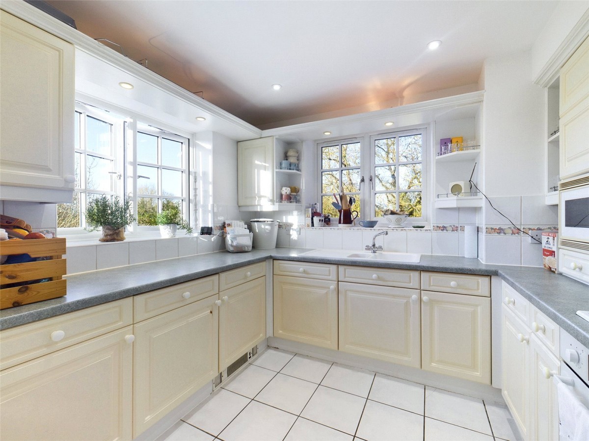 Dewe Lane, Burghfield, Reading