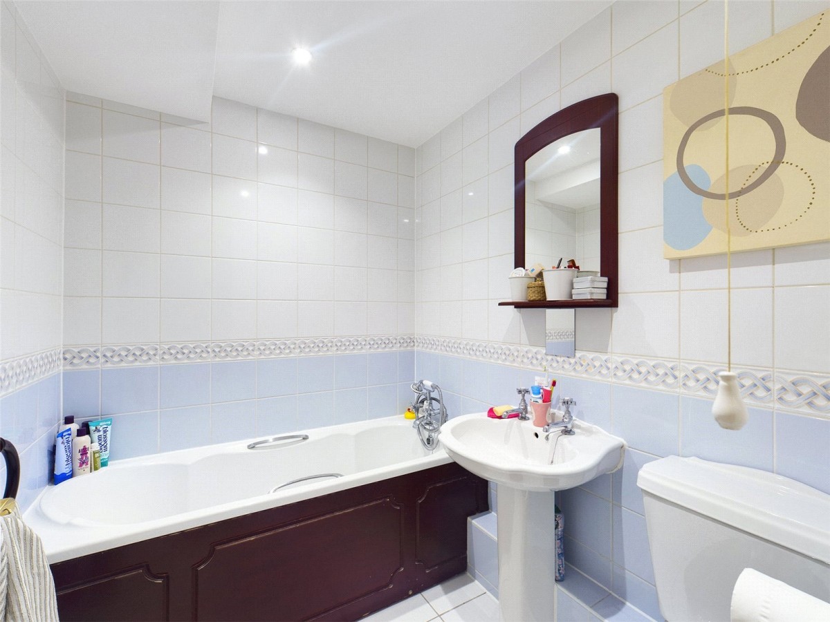 Dewe Lane, Burghfield, Reading