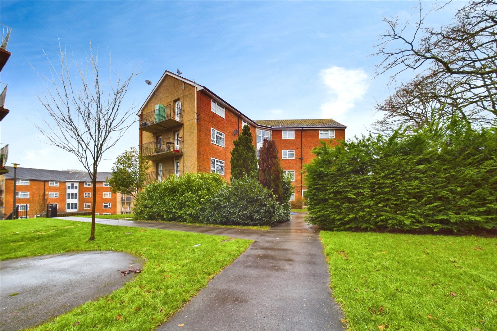 Burghfield Common, Reading, Berkshire