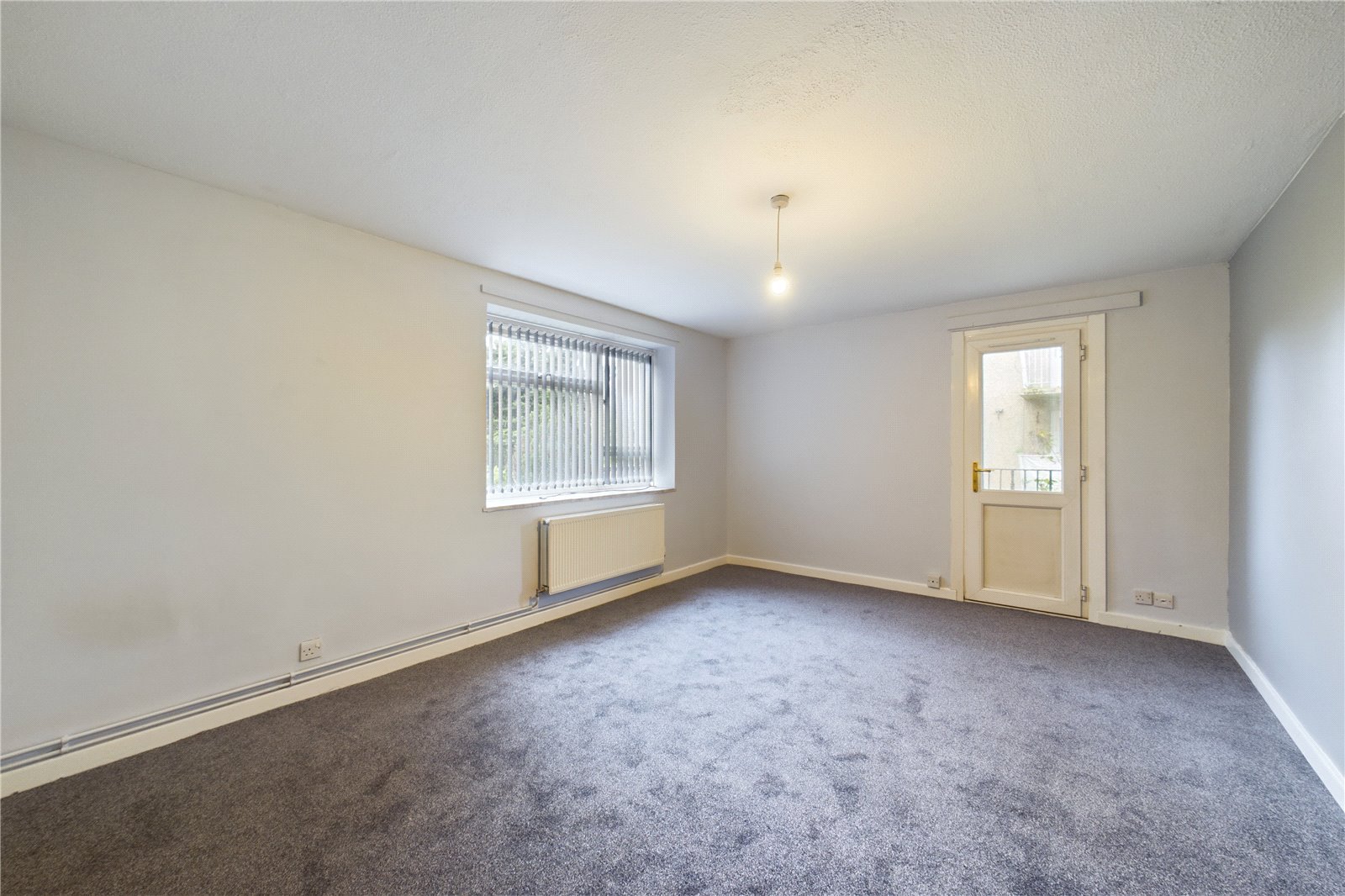 2 bedroom Flat to let in Burghfield Common, Reading, Berkshire