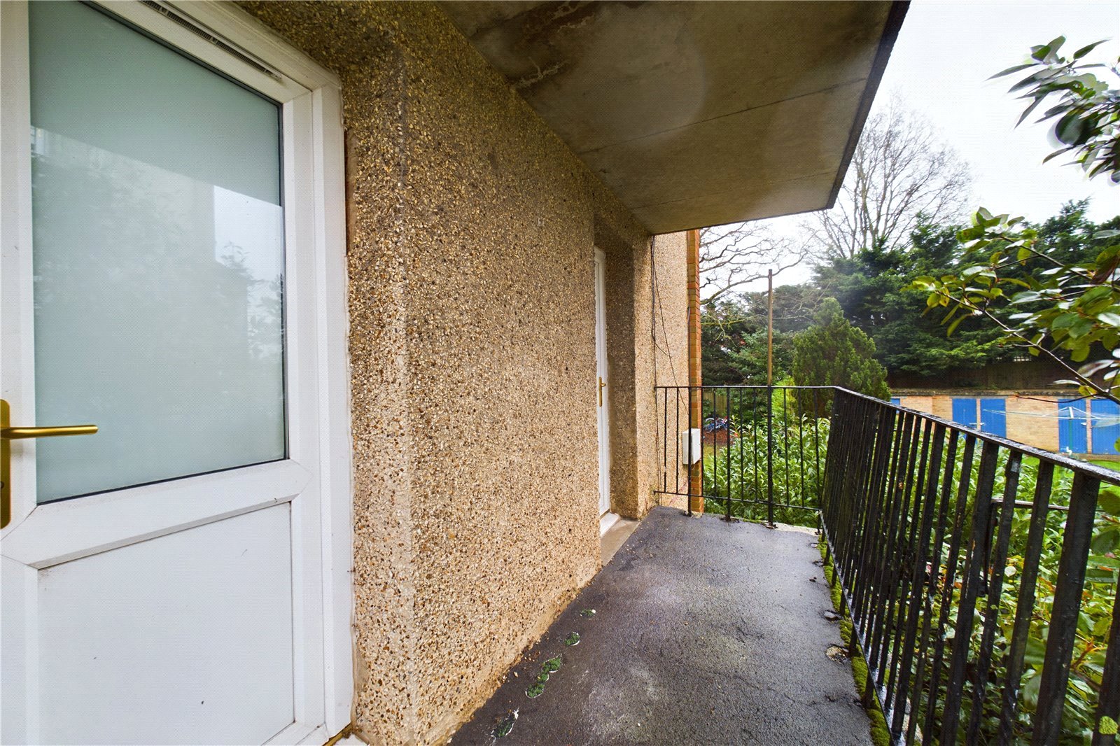 2 bedroom Flat to let in Burghfield Common, Reading, Berkshire
