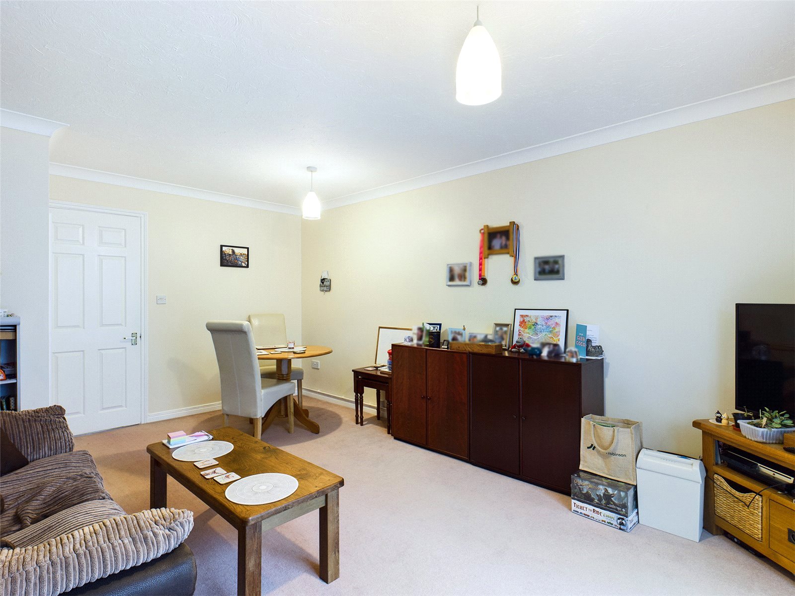 2 bedroom House to let in Burghfield Common, Reading