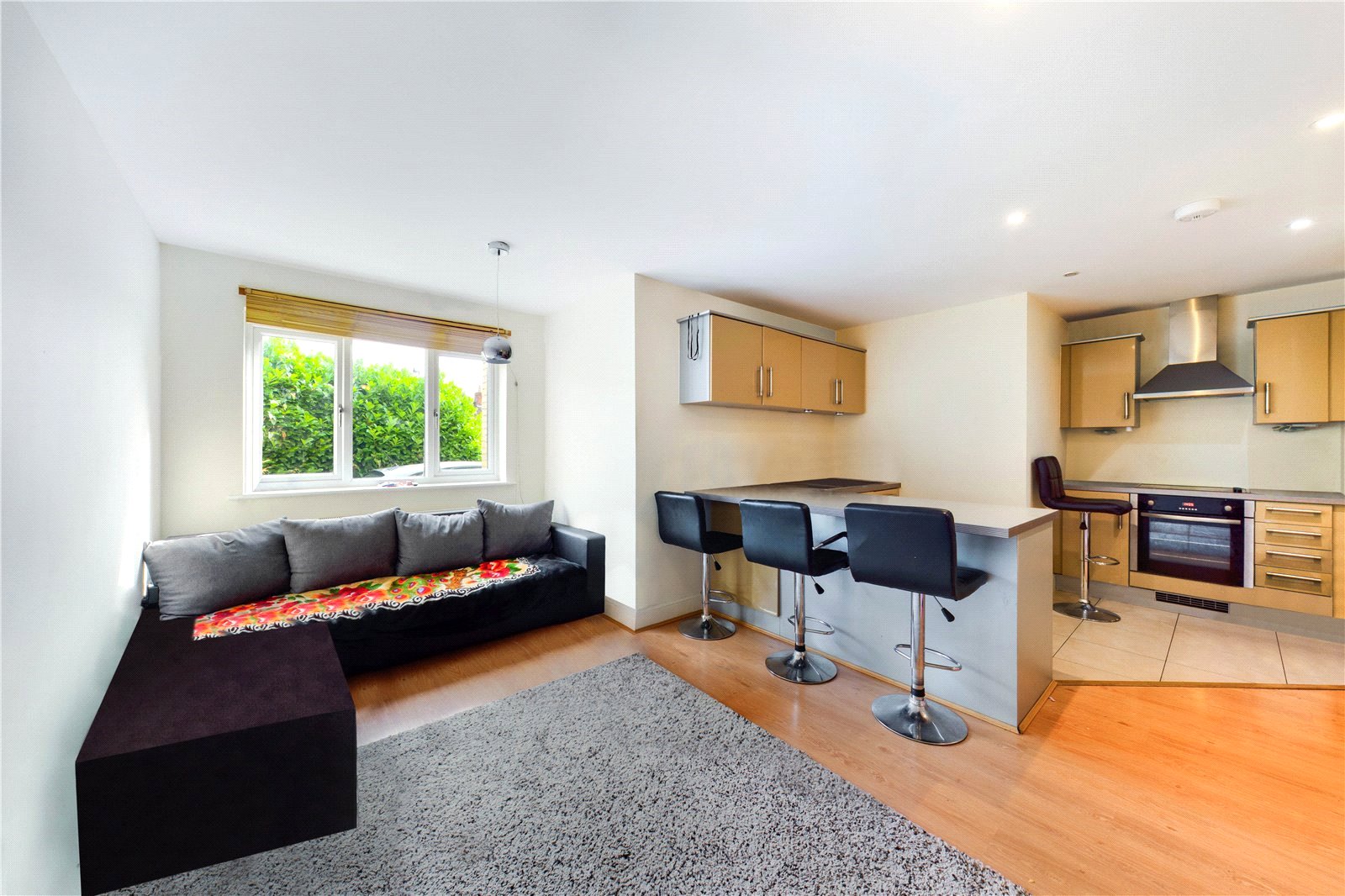 2 bedroom Flat to let in Star Road, Caversham, Reading