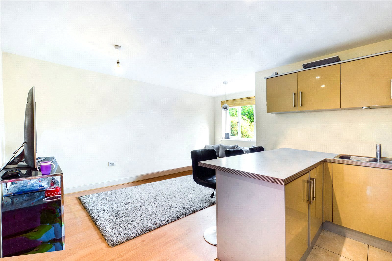 2 bedroom Flat to let in Star Road, Caversham, Reading