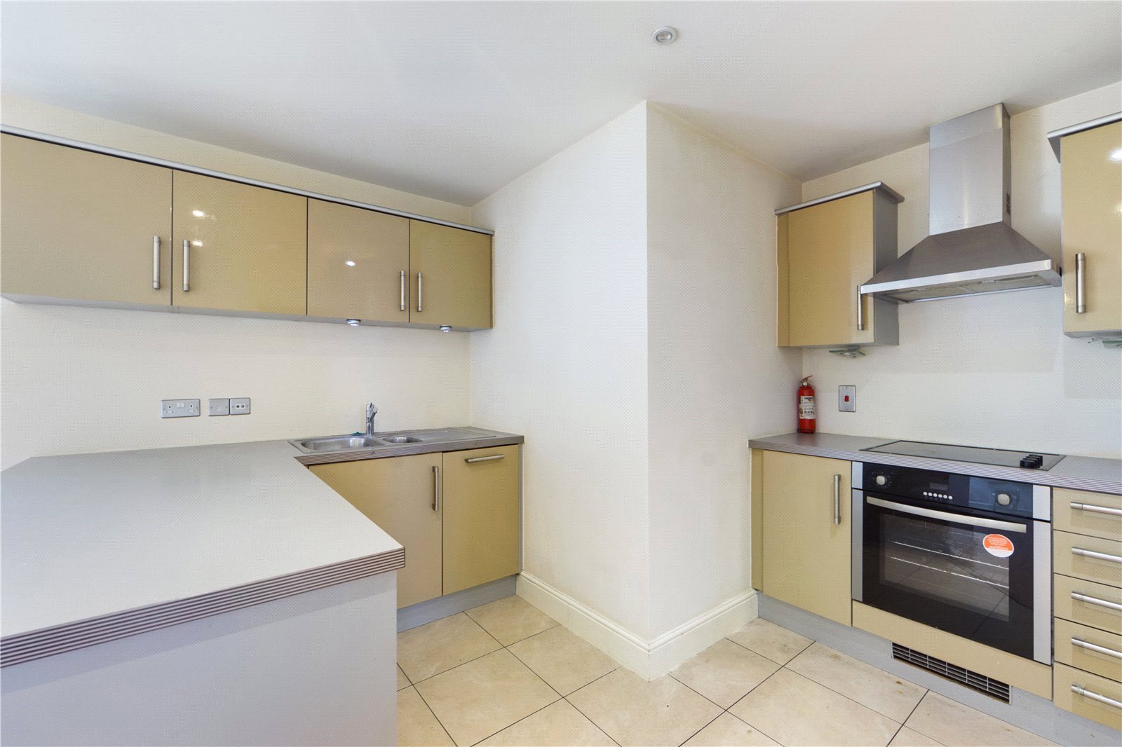 2 bedroom Flat to let in Star Road, Caversham, Reading
