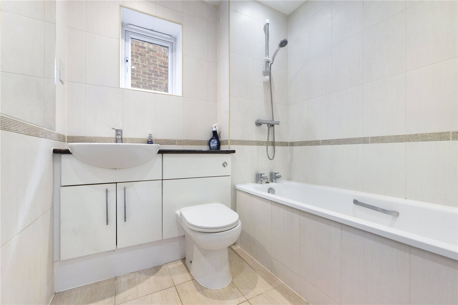 2 bedroom Flat to let in Star Road, Caversham, Reading