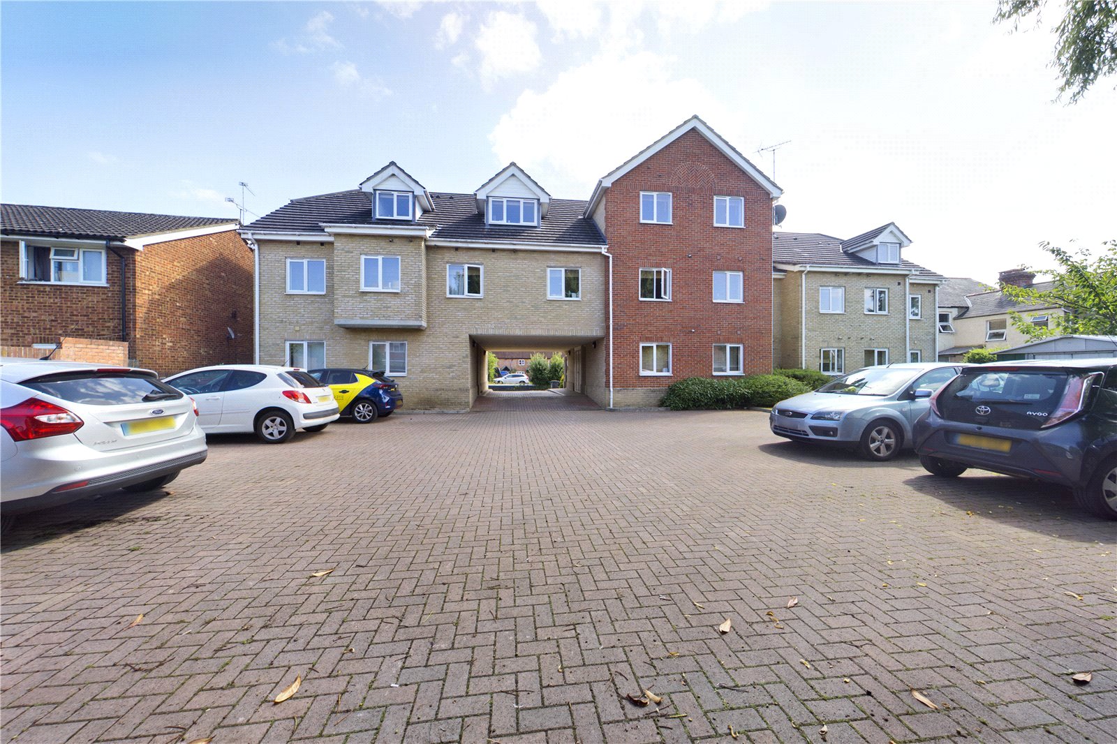 2 bedroom Flat to let in Star Road, Caversham, Reading