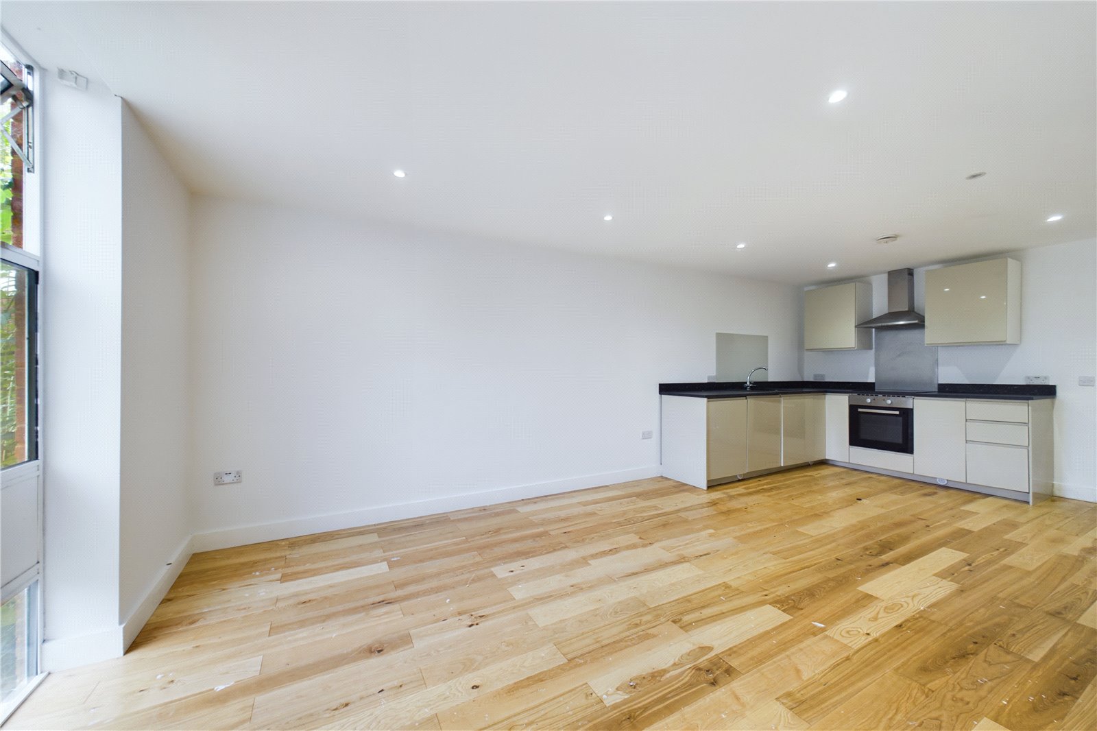 1 bedroom Flat to let in Theale, Reading, Berkshire