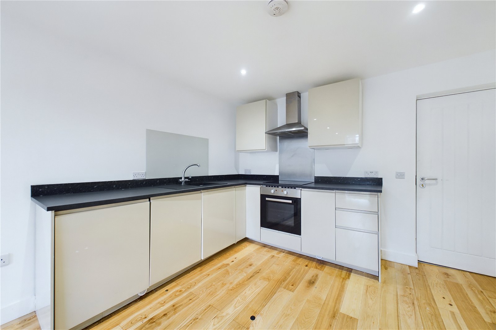1 bedroom Flat to let in Theale, Reading, Berkshire