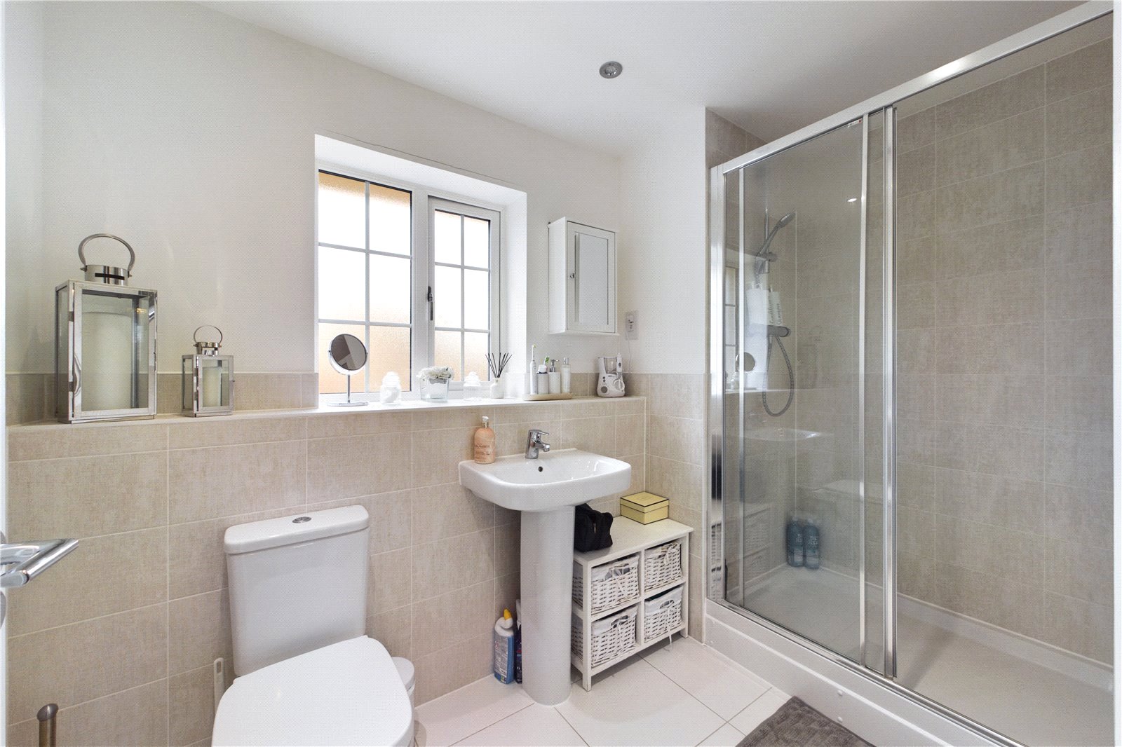 5 bedroom House to let in Three Mile Cross, Reading, Berkshire