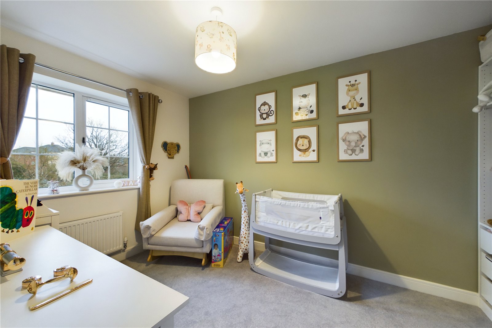 5 bedroom House to let in Three Mile Cross, Reading, Berkshire
