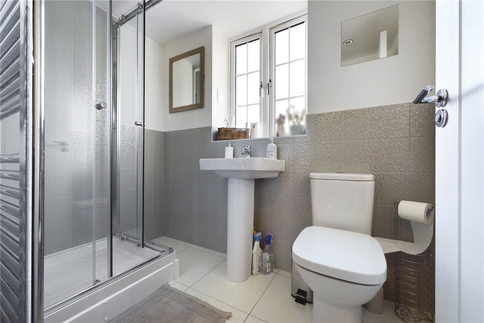 5 bedroom House to let in Three Mile Cross, Reading, Berkshire
