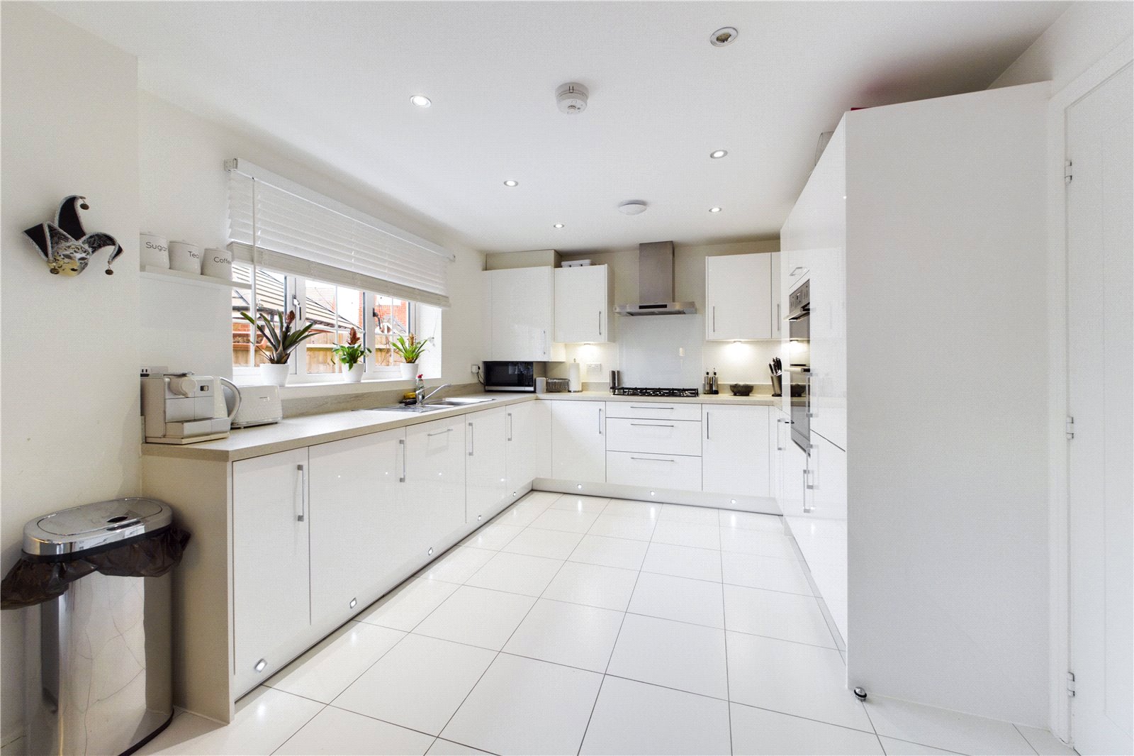 5 bedroom House to let in Three Mile Cross, Reading, Berkshire