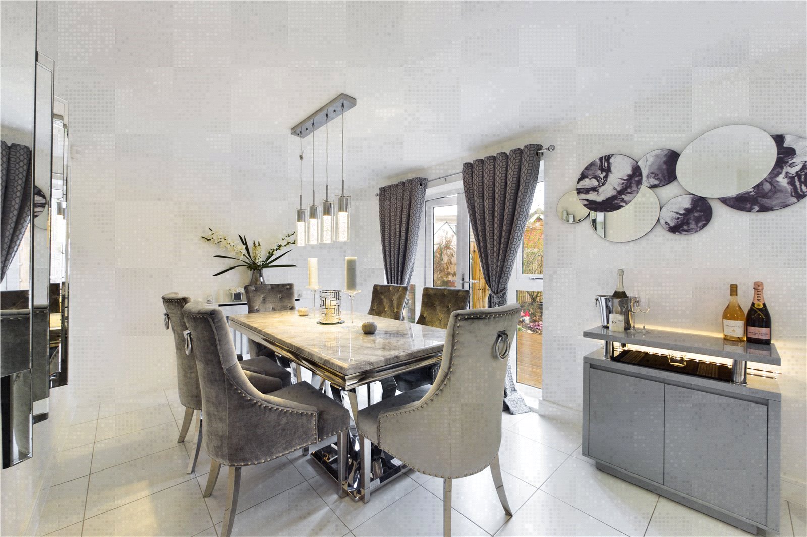 5 bedroom House to let in Three Mile Cross, Reading, Berkshire