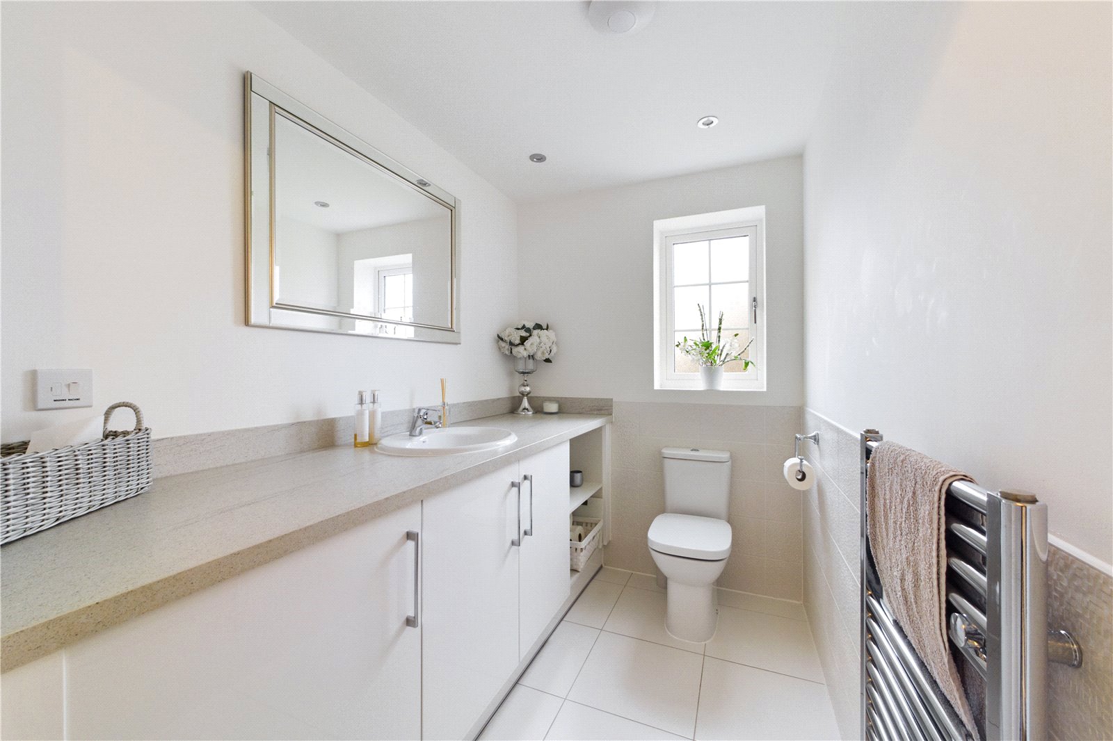 5 bedroom House to let in Three Mile Cross, Reading, Berkshire