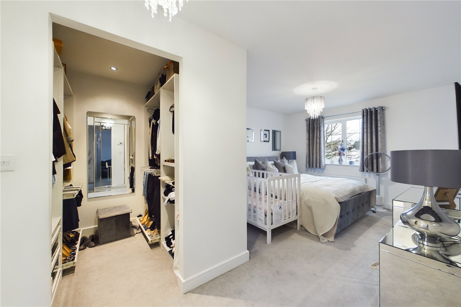 5 bedroom House to let in Three Mile Cross, Reading, Berkshire
