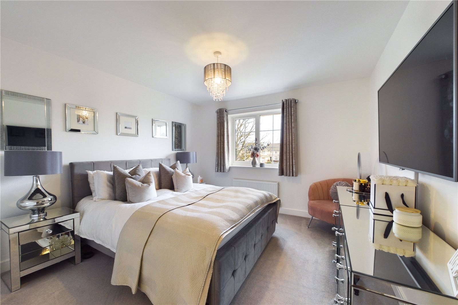 5 bedroom House to let in Three Mile Cross, Reading, Berkshire