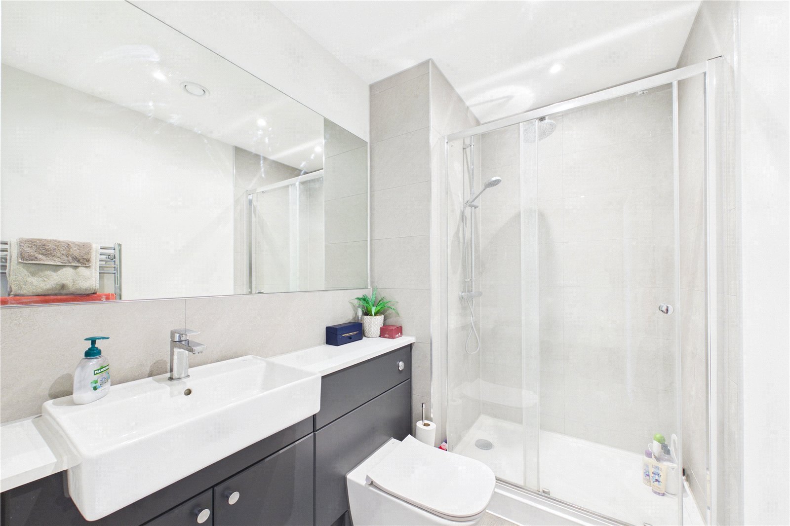 1 bedroom Flat to let in Theale, Reading, Berkshire