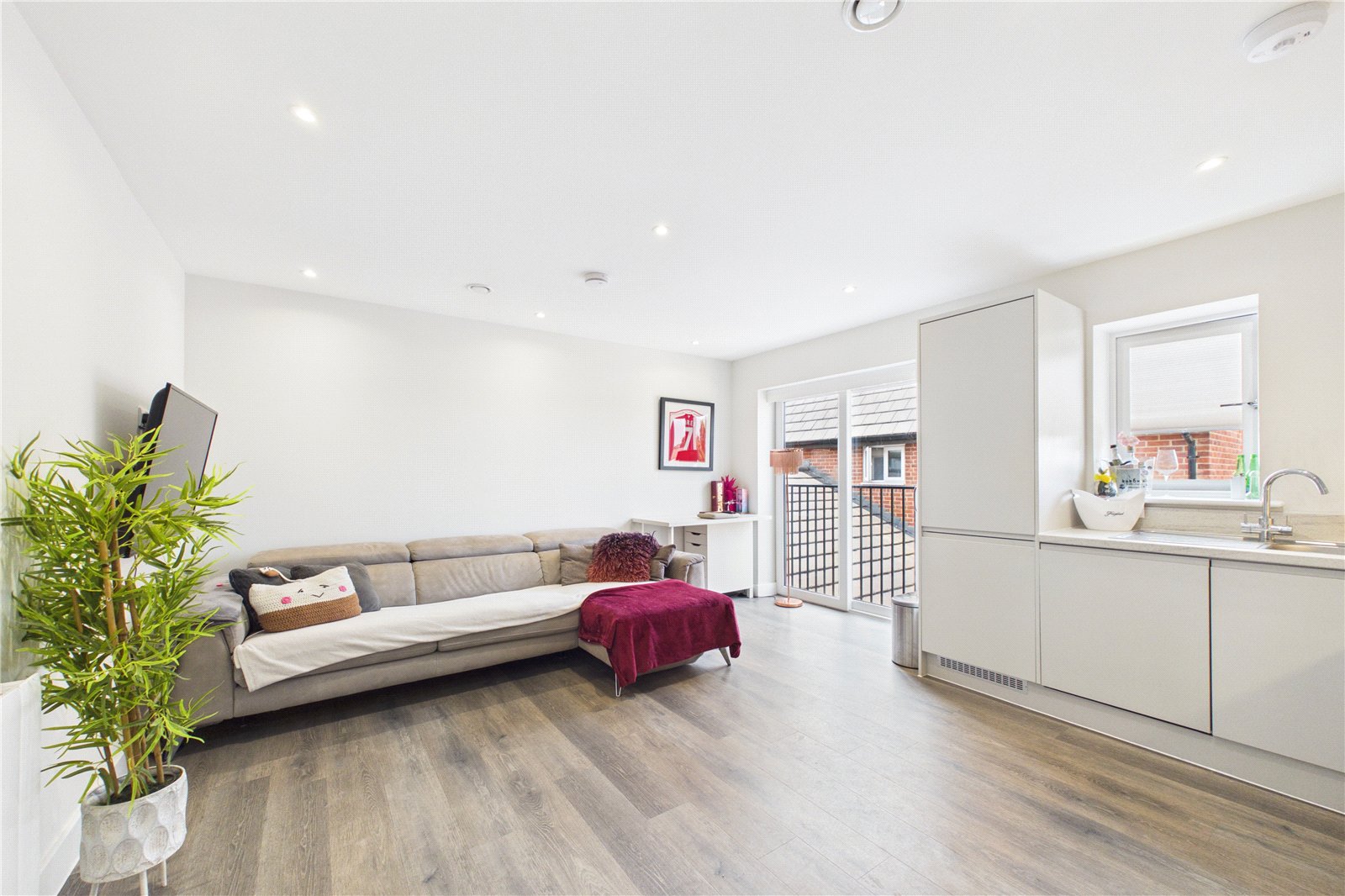 1 bedroom Flat to let in Theale, Reading, Berkshire