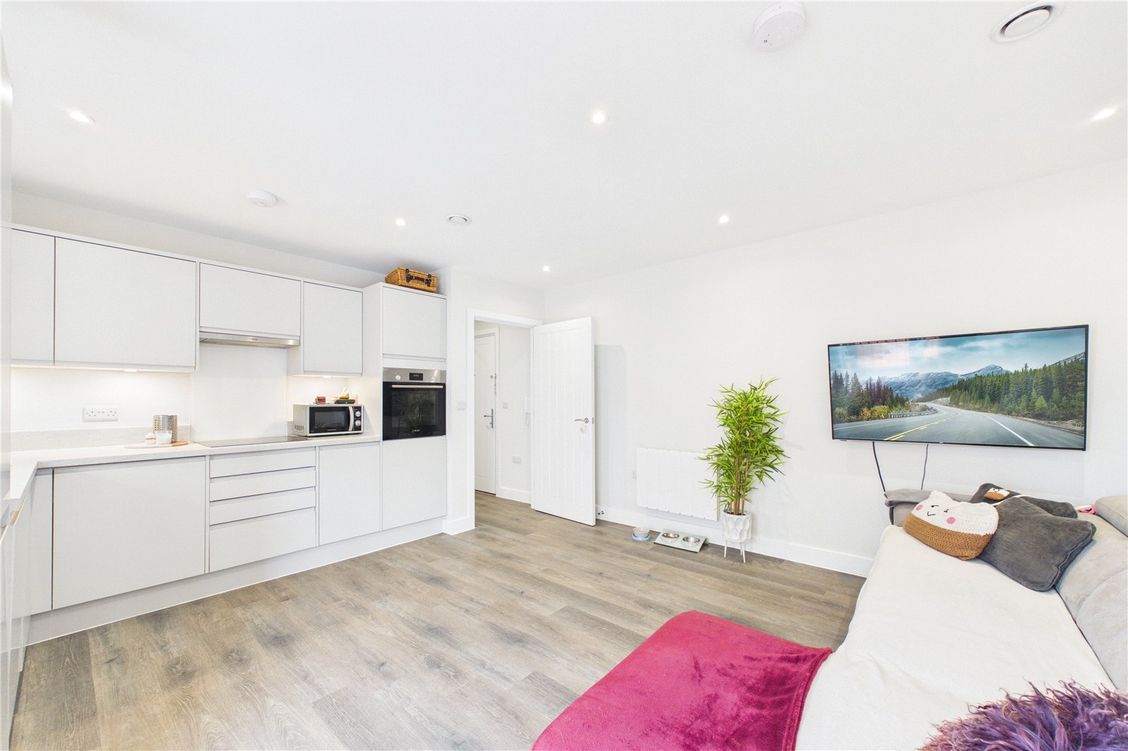 1 bedroom Flat to let in Theale, Reading, Berkshire
