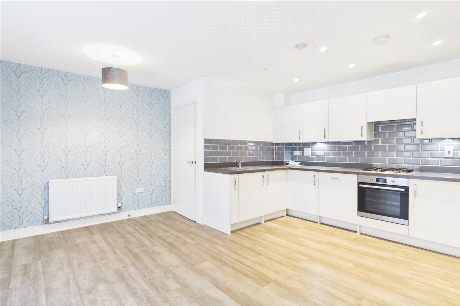 2 bedroom Flat to let in Shinfield, Reading, Berkshire