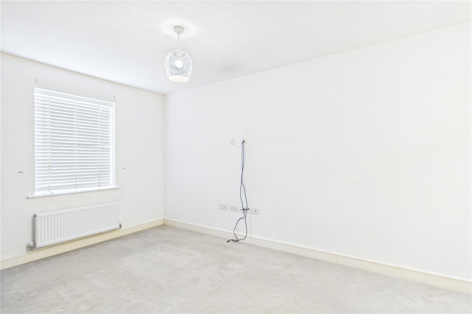 2 bedroom Flat to let in Shinfield, Reading, Berkshire