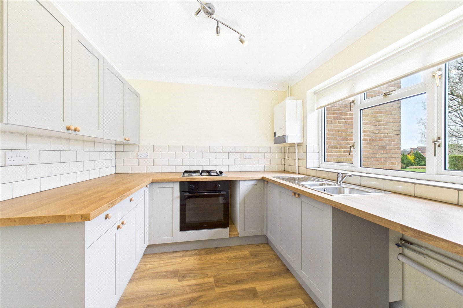 2 bedroom House to let in Tadley