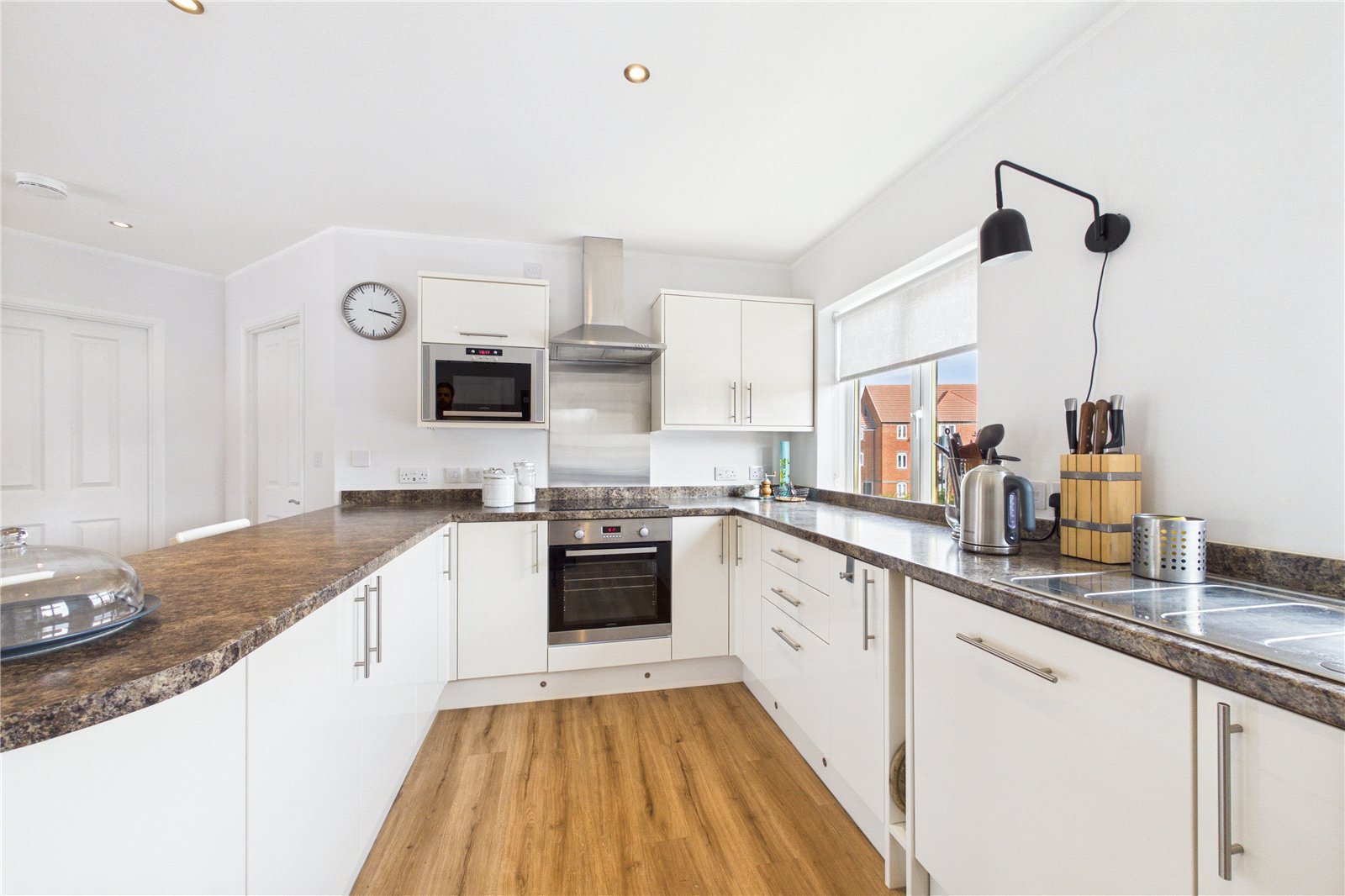 2 bedroom Flat to let in Newbury, Berkshire