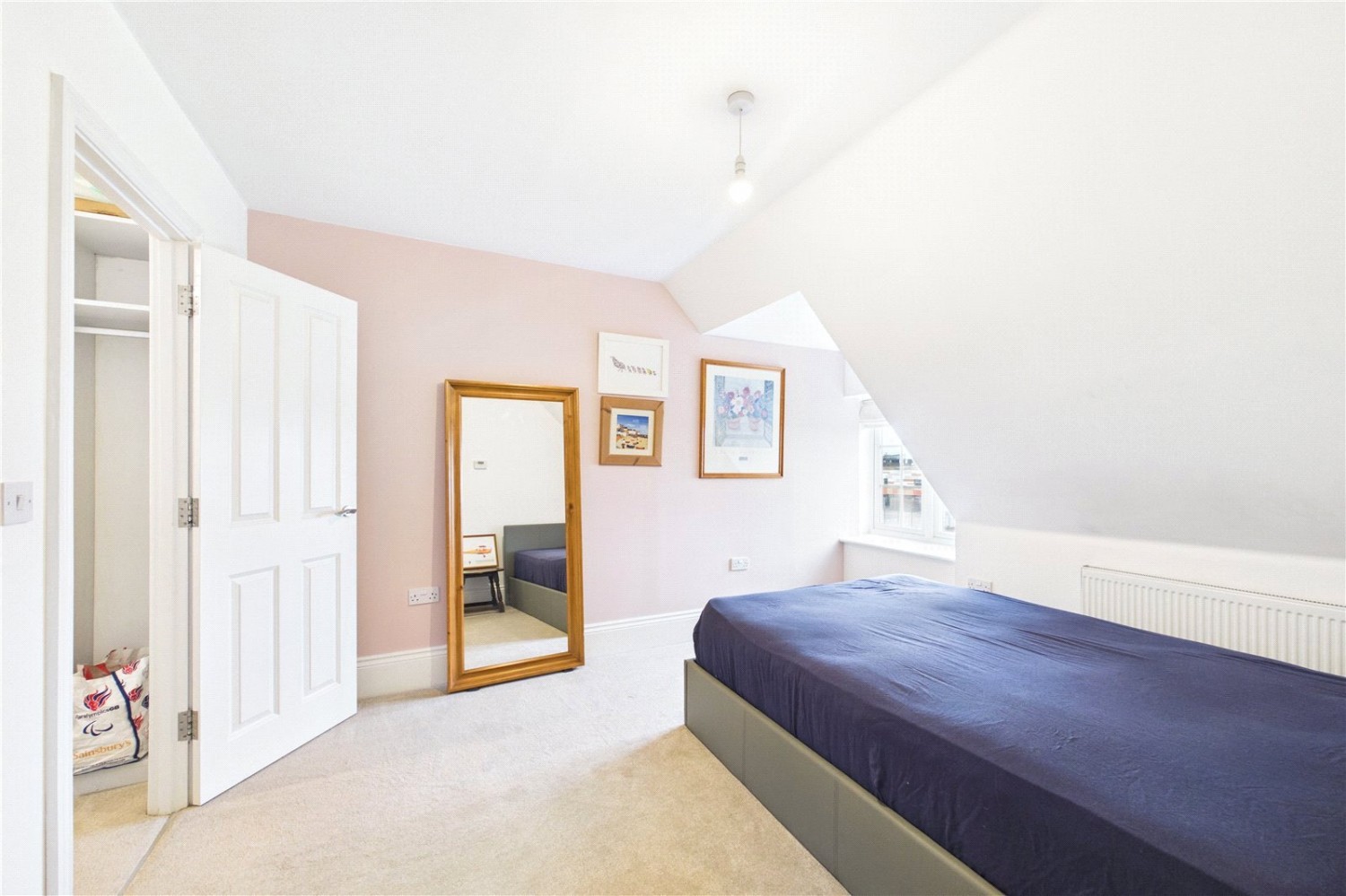 Ireland Drive, Newbury, Berkshire