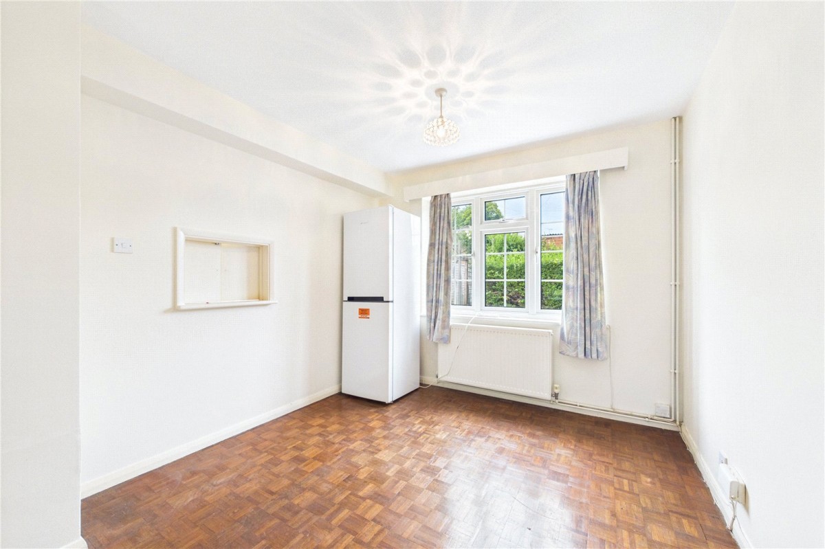 Bath Road, Reading, Berkshire