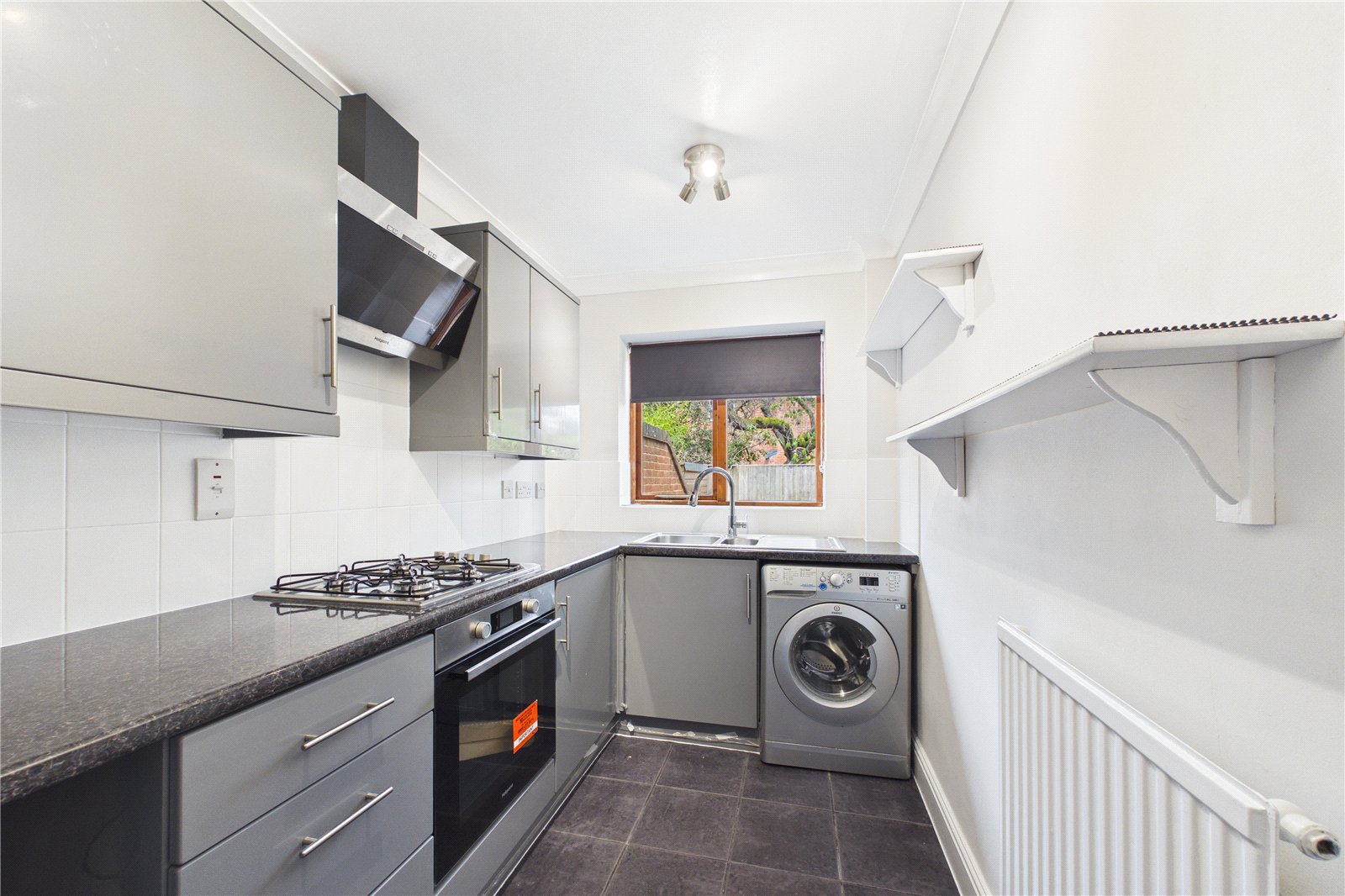 2 bedroom House to let in Mortimer, Reading
