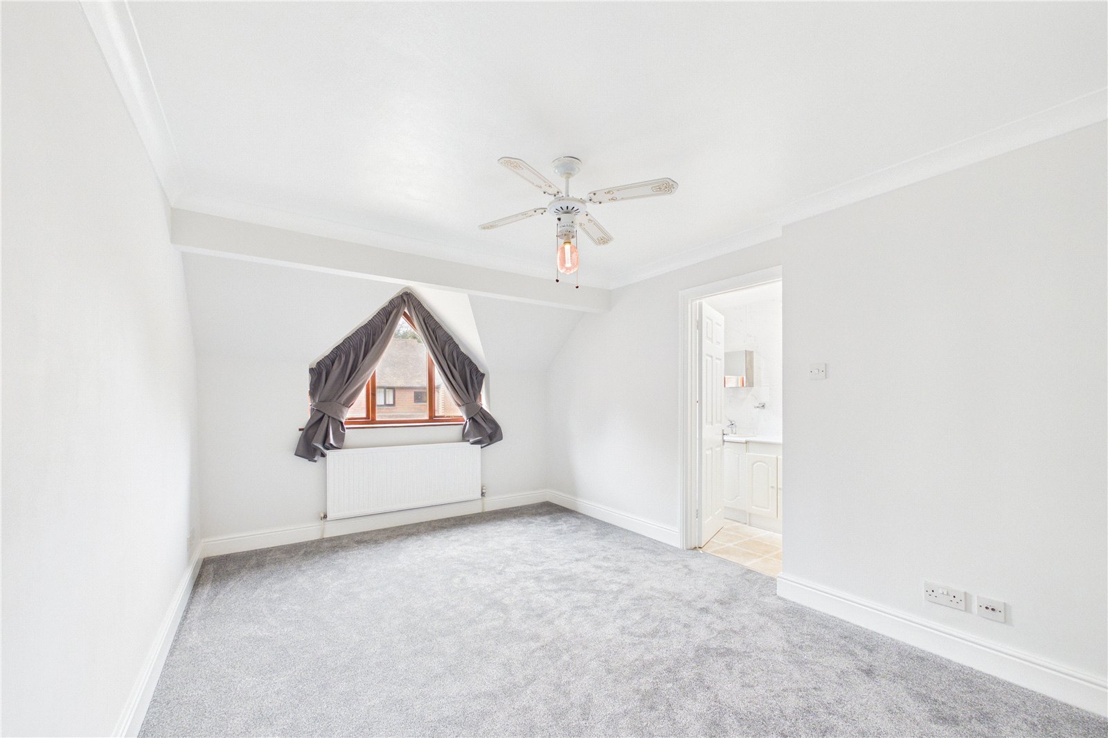 2 bedroom House to let in Mortimer, Reading