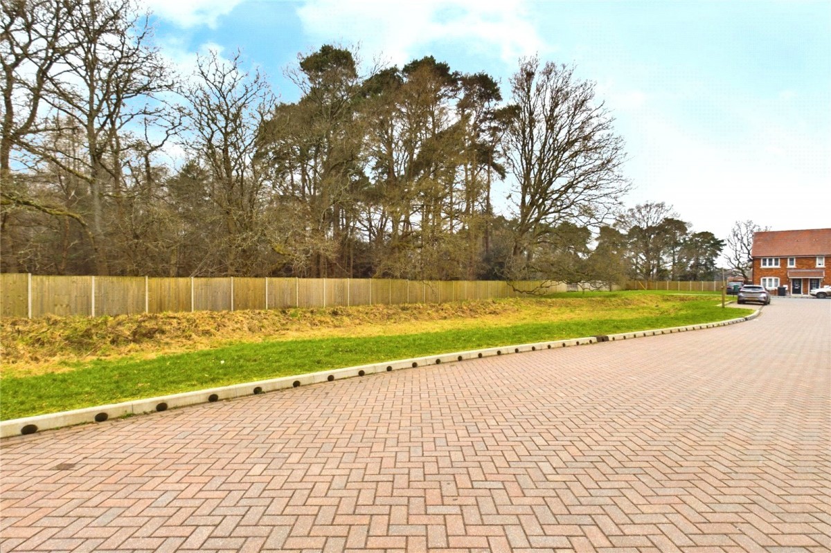 Burghfield Common, Reading