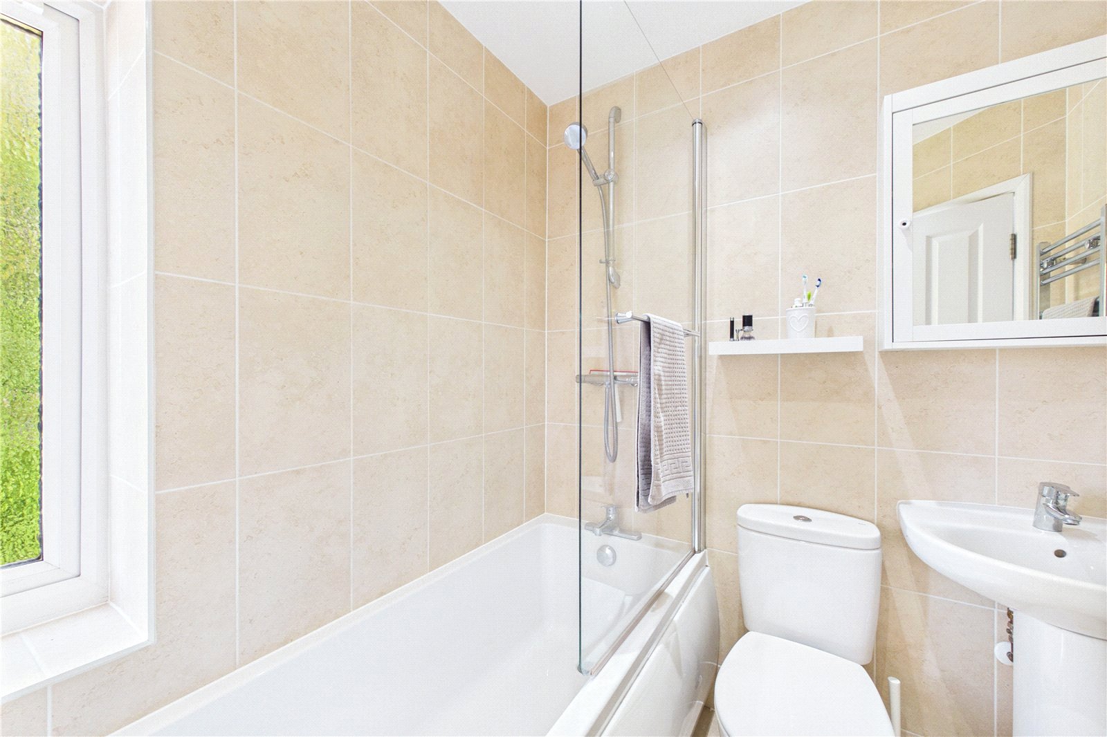 2 bedroom Flat to let in Newbury, Berkshire
